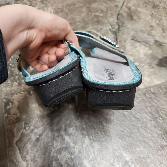 Alegria Carina Turquoise Aloha Mermaid Shimmer Floral Flip Flop Comfort Sandals - Picture 6 of 10